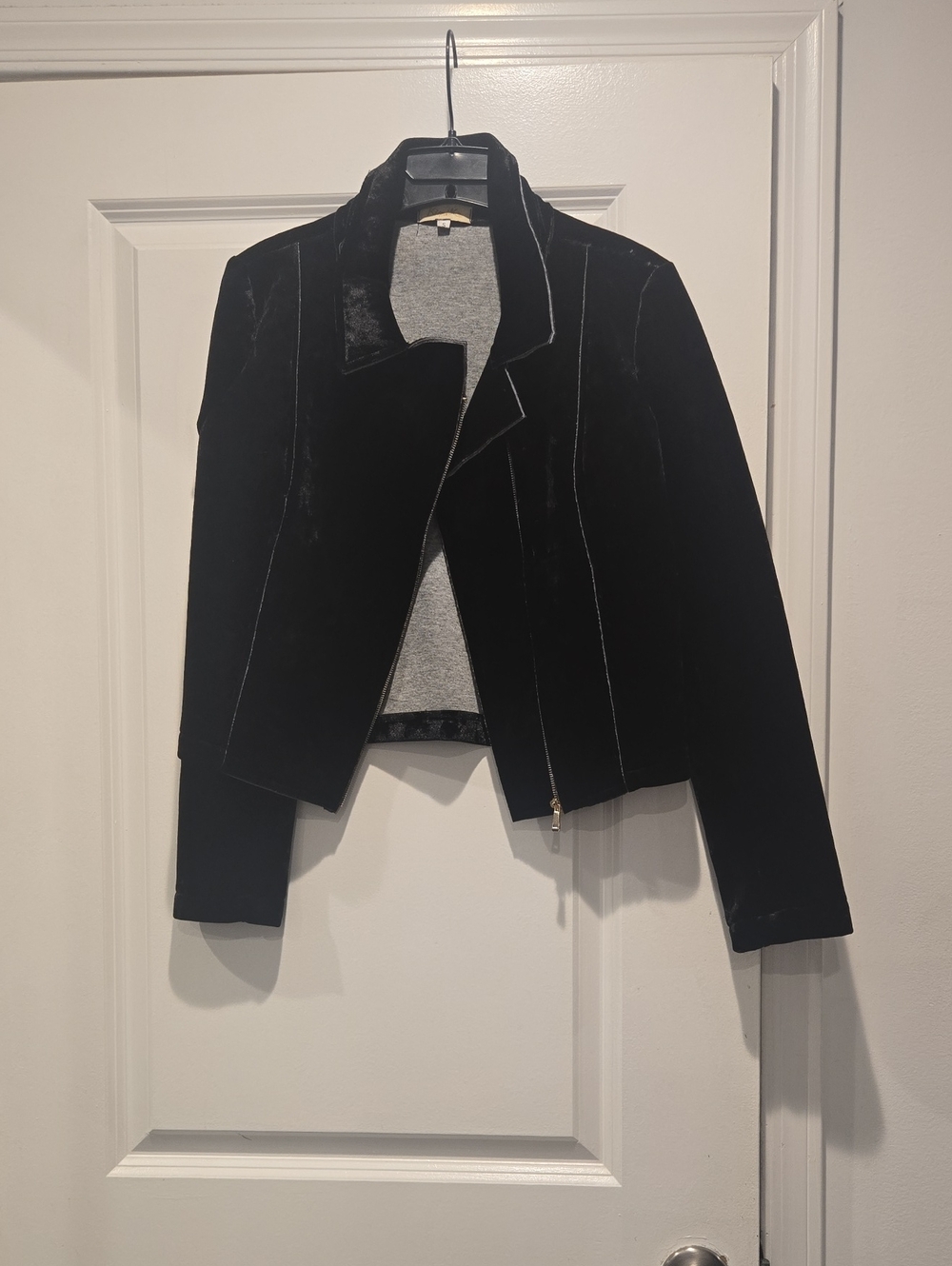 Kimika Wear Black Velvet Zip-Front Blazer Jacket
